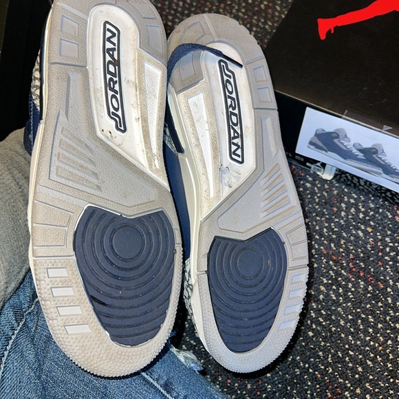 Georgetown Jordan 3’s - Picture 2 of 4